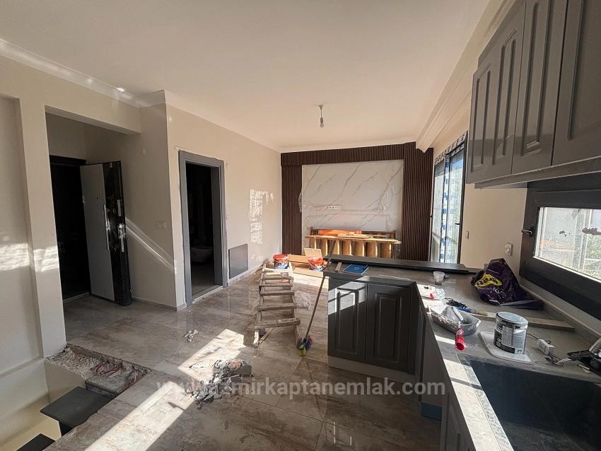 2+1 Reverse Duplex Apartment In Izmir Seferihisar Çolak İbrahim