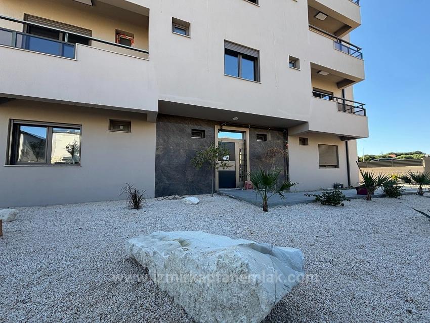 2+1 Ground Floor Flat With Large Garden In Seferihisar Çolakibrahim, Izmir