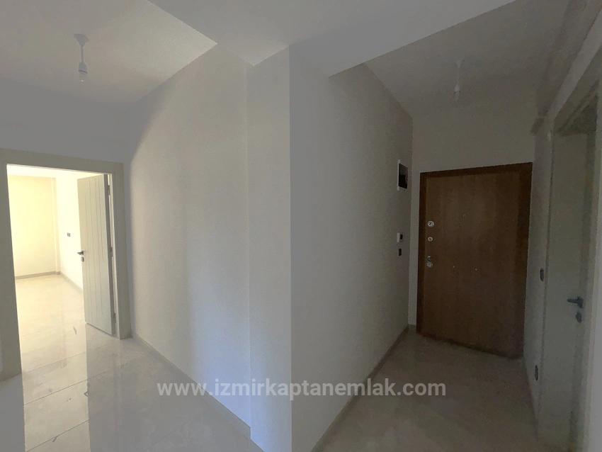 2+1 Ground Floor Flat With Large Garden In Seferihisar Çolakibrahim, Izmir