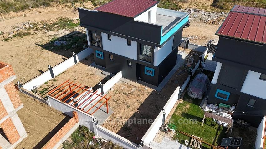 2+1 Triplex Summer Villa In İzmir Seferihisar Cumhuriyet