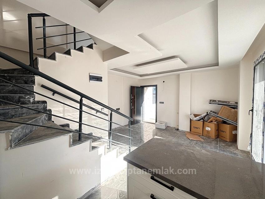 2+1 Villa For Sale 600 Meters From The Sea In Ürkmez, Seferihisar, Izmir
