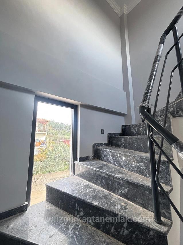 3+1 Detached Villa For Sale In İzmir Seferihisar Ürkmez, 1100 Meters From The Sea