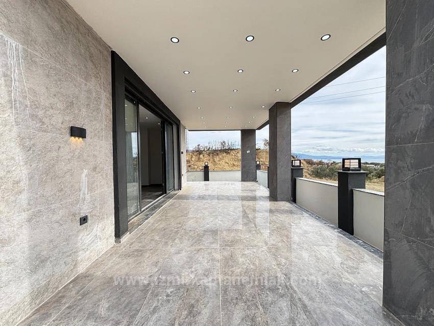 Ultra Luxury 4+1 Triplex Villa With Detached Large Garden In İzmir Seferihisar Doğanbey