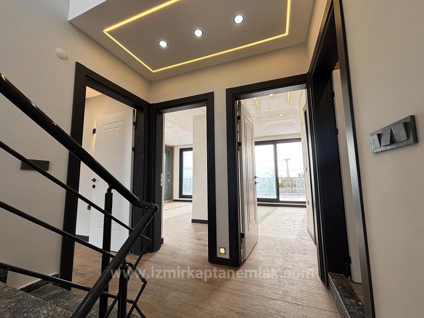 Ultra Luxury 4+1 Triplex Villa With Detached Large Garden In İzmir Seferihisar Doğanbey