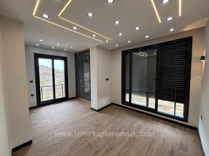 Ultra Luxury 4+1 Triplex Villa With Detached Large Garden In İzmir Seferihisar Doğanbey