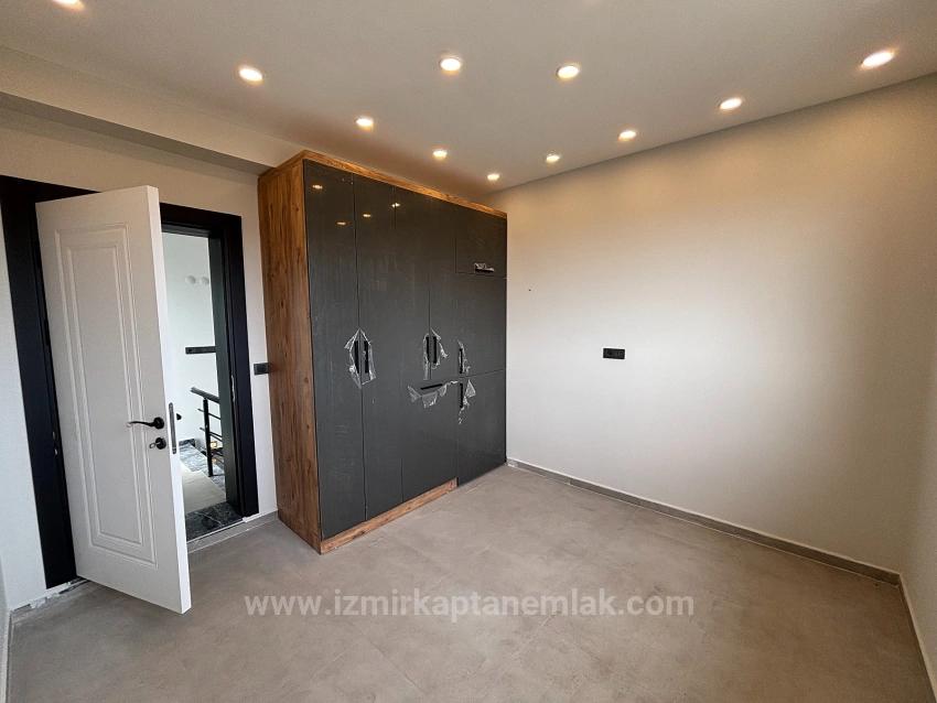 Ultra Luxury 4+1 Triplex Villa With Detached Large Garden In İzmir Seferihisar Doğanbey