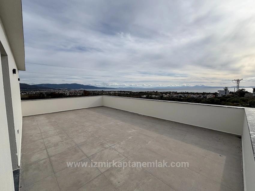 Ultra Luxury 4+1 Triplex Villa With Detached Large Garden In İzmir Seferihisar Doğanbey