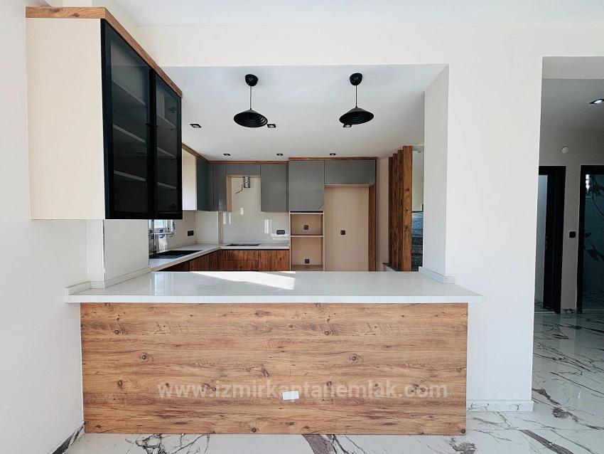 3+1 Duplex Villa In A Gated Community In Kavakdere Neighborhood, Seferihisar, Izmir