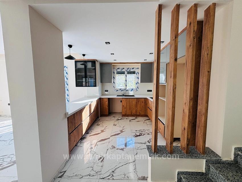 3+1 Duplex Villa In A Gated Community In Kavakdere Neighborhood, Seferihisar, Izmir