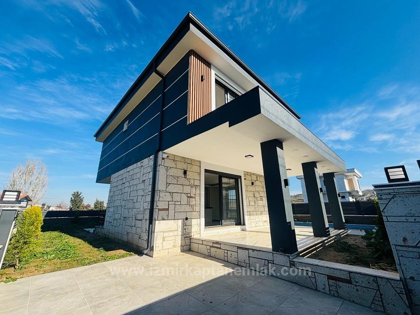 Single Detached Duplex Villa With Pool In Düzce Neighborhood, Seferihisar, İzmir