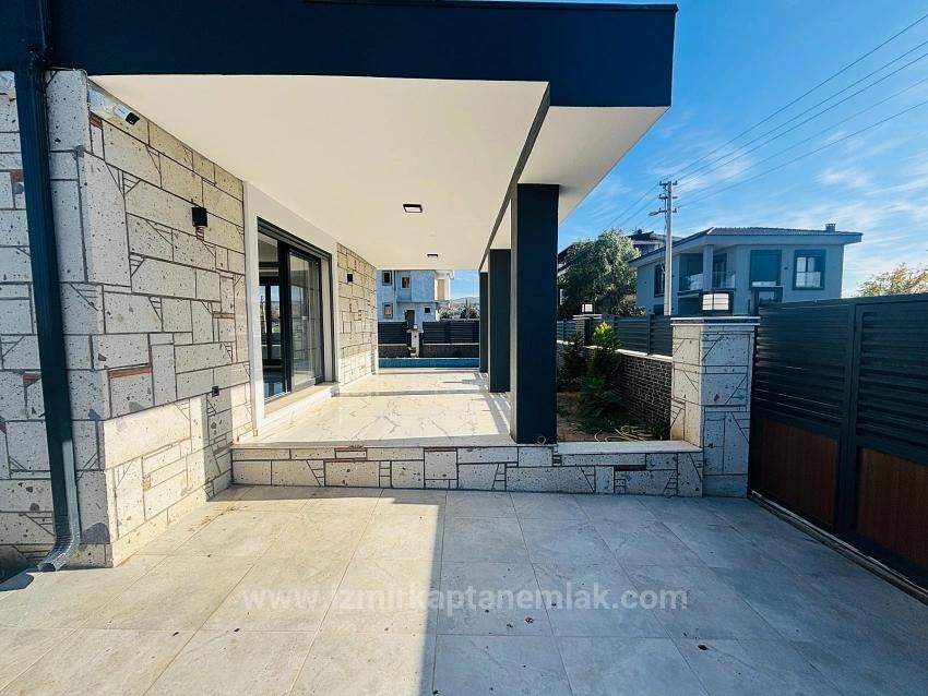 Single Detached Duplex Villa With Pool In Düzce Neighborhood, Seferihisar, İzmir