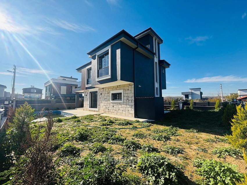 Single Detached Duplex Villa With Pool In Düzce Neighborhood, Seferihisar, İzmir