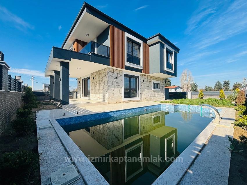 Single Detached Duplex Villa With Pool In Düzce Neighborhood, Seferihisar, İzmir
