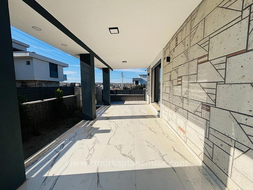 Single Detached Duplex Villa With Pool In Düzce Neighborhood, Seferihisar, İzmir