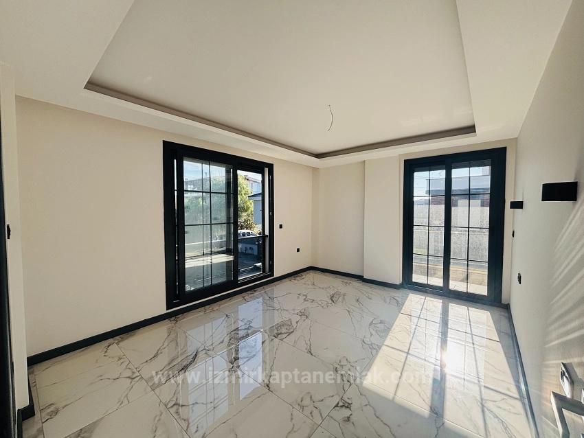 Single Detached Duplex Villa With Pool In Düzce Neighborhood, Seferihisar, İzmir