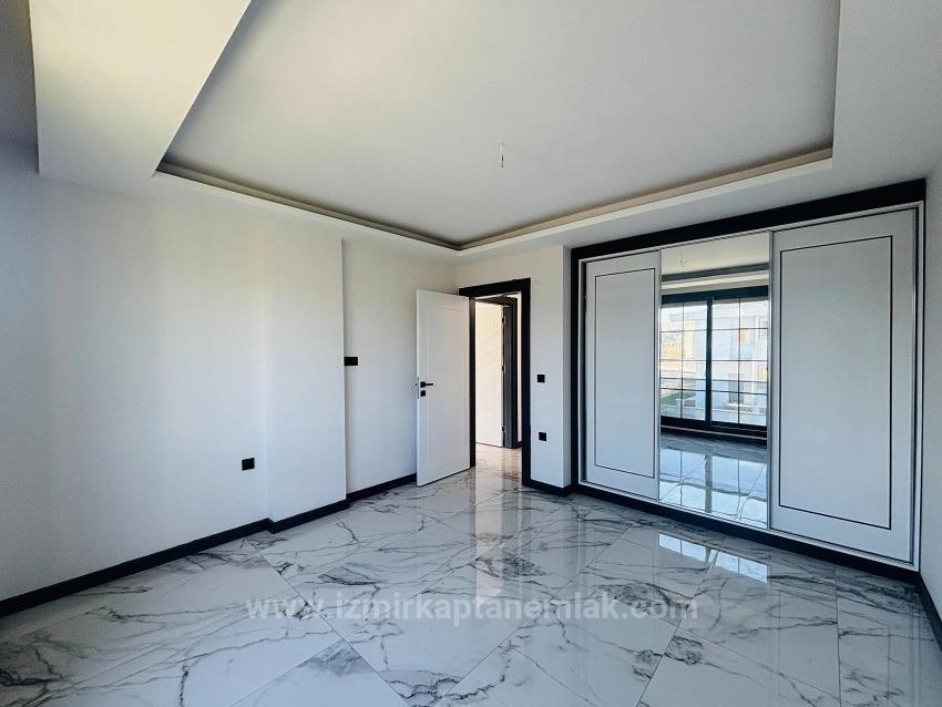 Single Detached Duplex Villa With Pool In Düzce Neighborhood, Seferihisar, İzmir