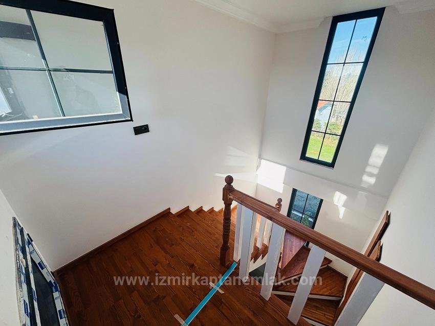 Single Detached Duplex Villa With Pool In Düzce Neighborhood, Seferihisar, İzmir