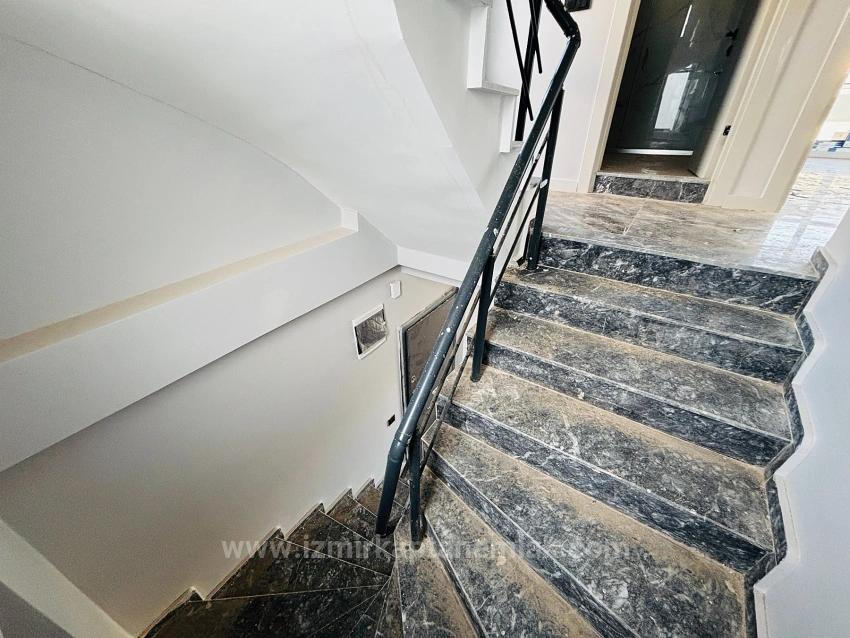 2+1 Villa With Spacious Garden In A Gated Community In Cumhuriyet Neighborhood, Seferihisar, Izmir