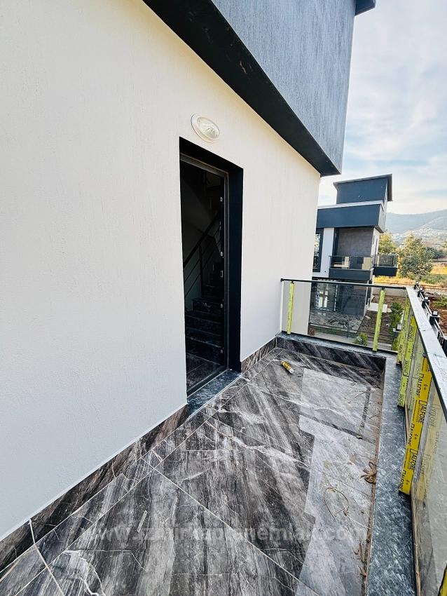 2+1 Villa With Spacious Garden In A Gated Community In Cumhuriyet Neighborhood, Seferihisar, Izmir