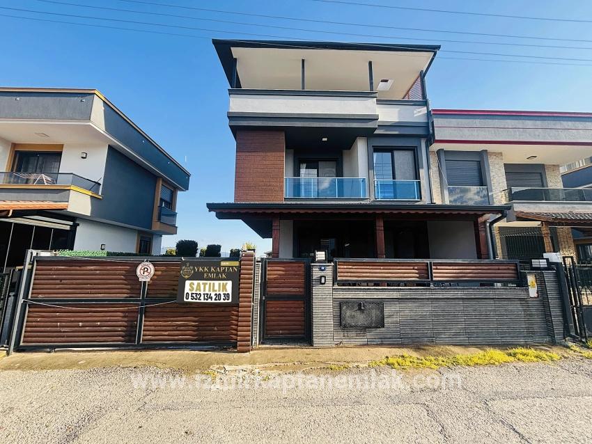 3+1 Bedroom Summerhouse For sale in Cumhuriyet Nbh. Seferihisar Doğanbey - 165 m²