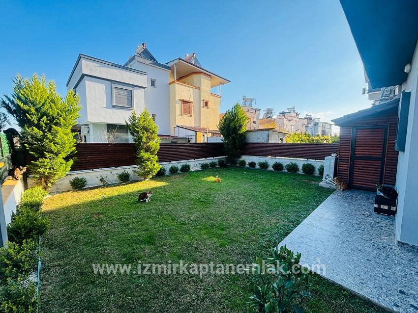 3+1 Bedroom Summerhouse For sale in Cumhuriyet Nbh. Seferihisar Doğanbey - 165 m²