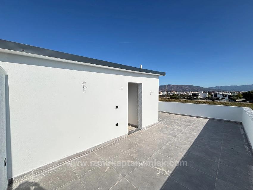 Beautifully Located 3+1 Triplex Summer Villa In Cumhuriyet, Seferihisar, Izmir.