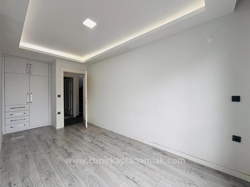 Spacious 3+1 Villa For Sale In Seferihisar Doğanbey Payamlı