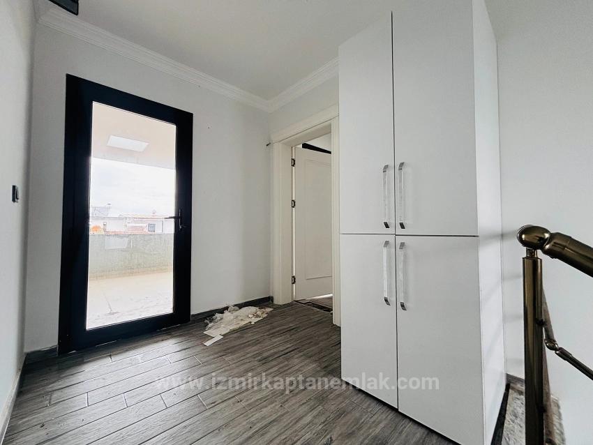 Spacious 3+1 Villa For Sale In Seferihisar Doğanbey Payamlı