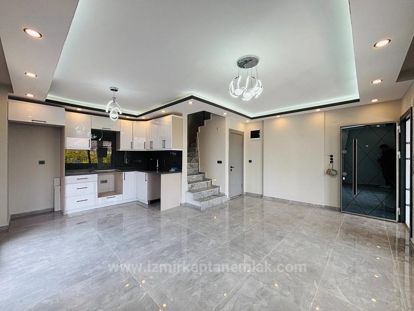 3+1 Bedroom Villa For sale in Payamlı Nbh. Seferihisar Doğanbey - 135 m²