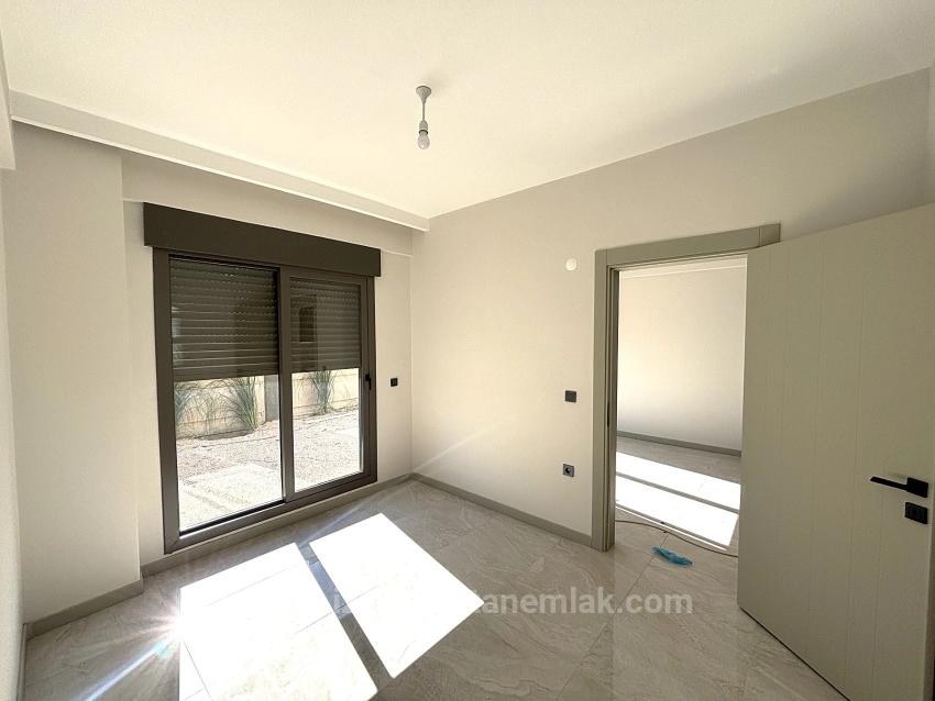 1+1 Ground Floor Apartment With Garden In Çolakibrahim, Seferihisar, İzmir