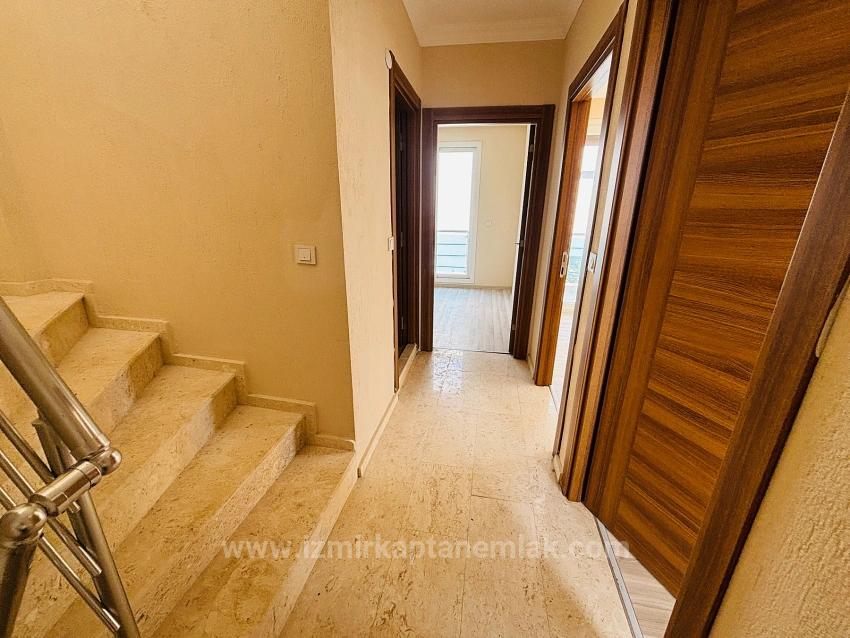  Detached 3+1 Villa For Sale In Seferihisar Cumhuriyet, Izmir