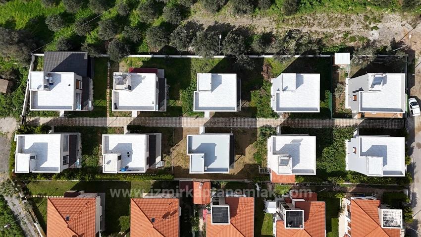  Detached 3+1 Villa For Sale In Seferihisar Cumhuriyet, Izmir