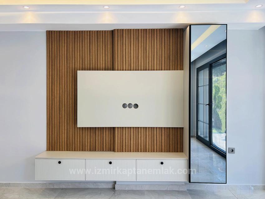 Ultra Luxury 3+1 Summer House With Smart Home System, 50M From The Sea In Ürkmez, Seferihisar, İzmir