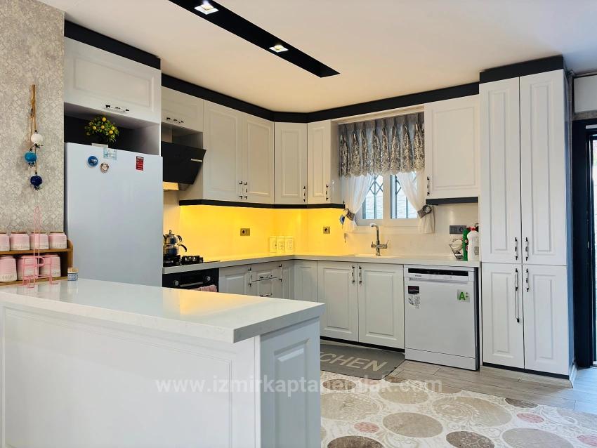 Fully Furnished 3+1 Villa With Pool For Sale In Cumhuriyet Mahallesi, Seferihisar, İzmir.