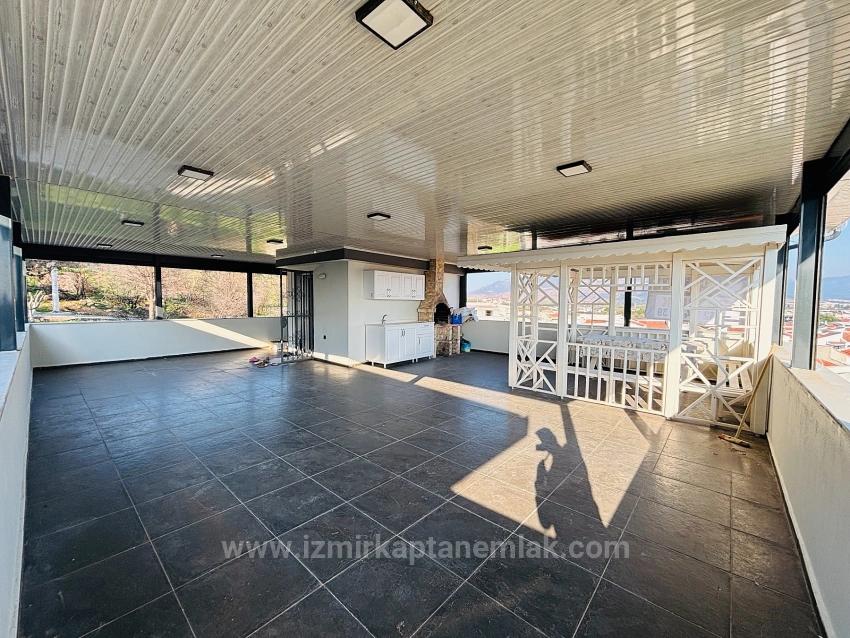 3+1 Villa With Pool For Sale In Izmir Seferihisar Cumhuriyet District
