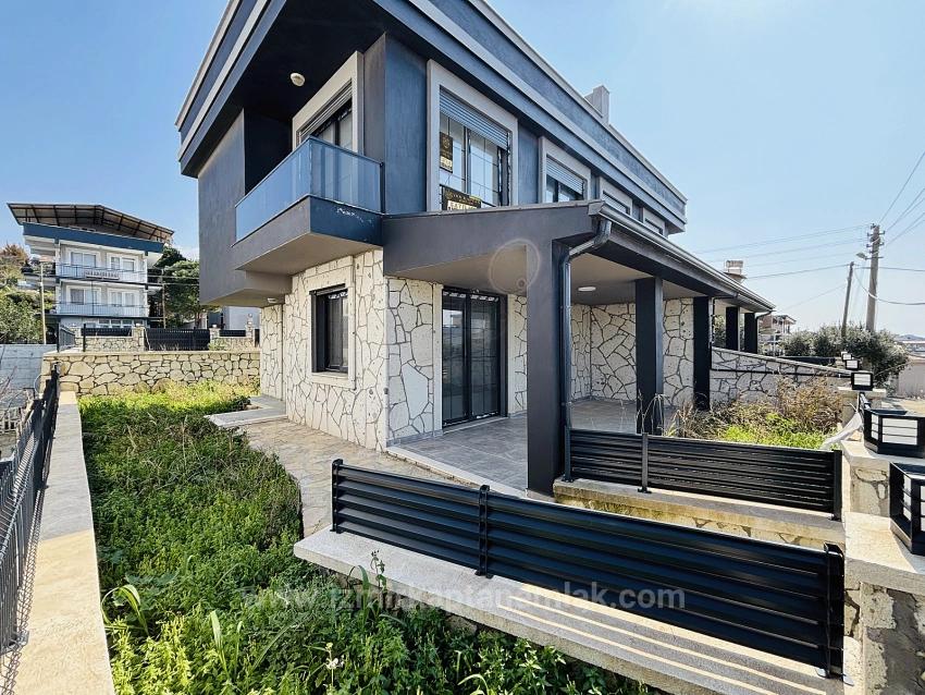 Sea View, Natural Gas Heated, 3+1 Semi-Detached Summer Villa In Akarca, Seferihisar, Izmir