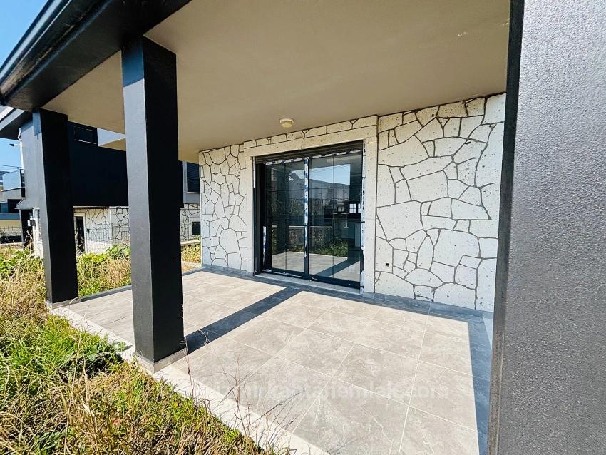 Sea View, Natural Gas Heated, 3+1 Detached Summer House In Akarca Neighborhood, Seferihisar, Izmir.