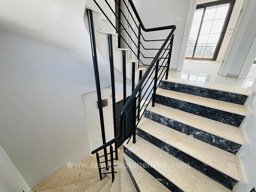 Sea View, Natural Gas Heated, 3+1 Detached Summer House In Akarca Neighborhood, Seferihisar, Izmir.