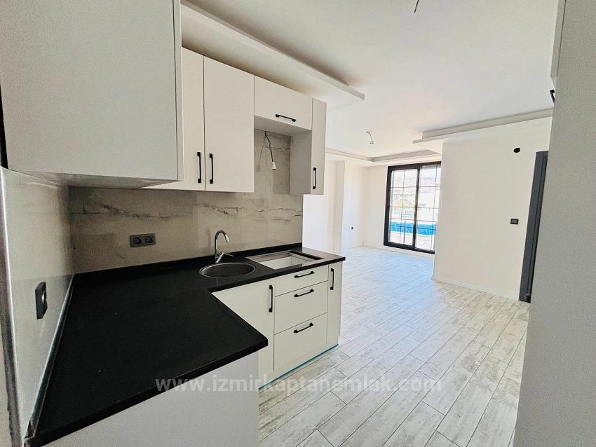 Renovated 1+1 Flat For Sale In İzmir Seferihisar Payamlı District Deniz Street