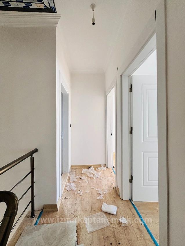 2+1 Villa With Garden For Sale In Payamlı Village, Seferihisar, İzmir