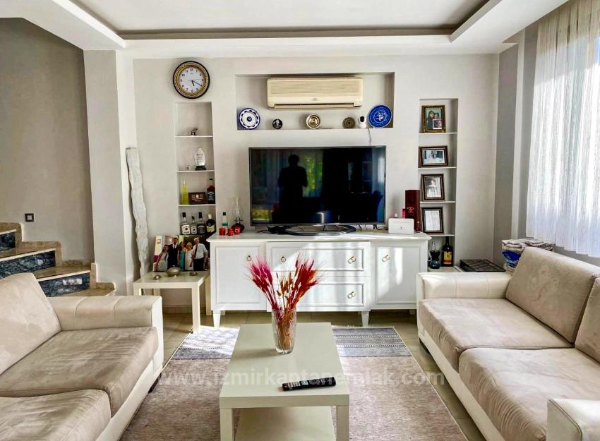 3+1 Villa For Sale In A Gated Community With A Swimming Pool In Cumhuriyet Neighborhood, Seferihisar, Izmir.