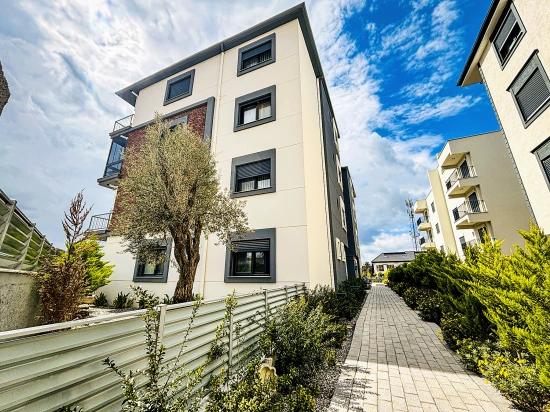 Located In A Gated Community With A Swimming Pool And Security Cameras In Çolakibrahim Bey Neighborhood, Seferihisar, İzmir.