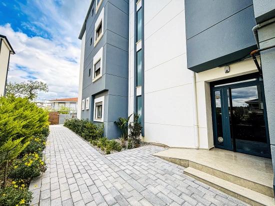 Located In A Gated Community With A Swimming Pool And Security Cameras In Çolakibrahim Bey Neighborhood, Seferihisar, İzmir.