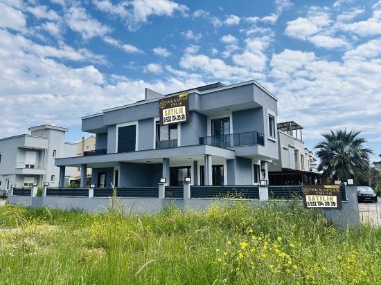 3+1 Villa With Spacious Garden For Sale In Cumhuriyet Neighborhood, Seferihisar, Izmir