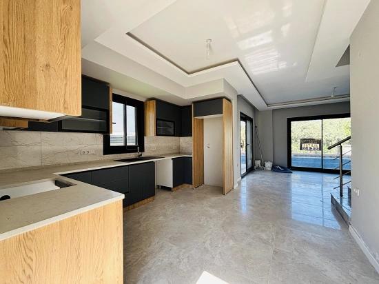 3+1 Detached Villa With Pool For Sale In Cumhuriyet Neighborhood, Seferihisar, Izmir