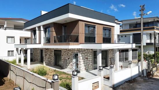 Semi-Detached Villa For Sale In Payamlı Neighborhood, Seferihisar, İzmir, 300M From The Sea, 3+1 Layout.