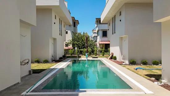 İzmir Seferihisar Mersinalanı Neighbourhood In A Poolside Complex 10 Units Of 3+1 For Sale Villas