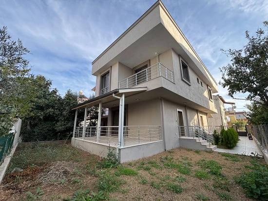 Brand New 2+1 Villa For Sale In A Beautiful Location In Seferihisar Doğanbey Payamlı
