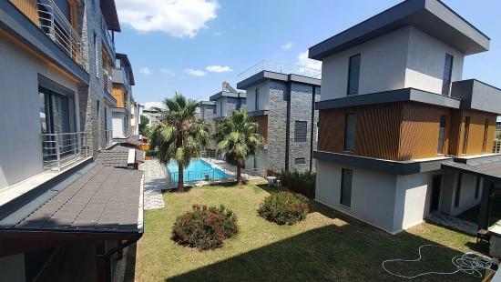 3+1 Villa With Pool And Garden For Sale On The Sea Side In Seferihisar Payamlı