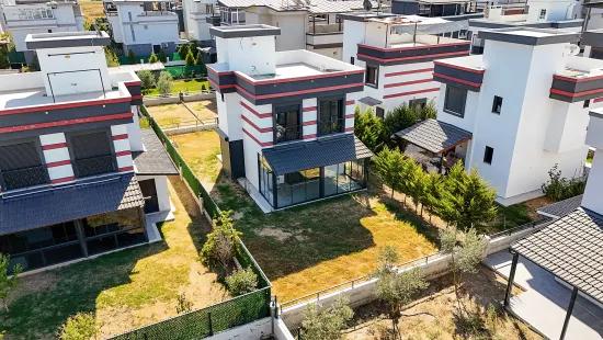 İzmir Seferihisar In Cumhuriyet Neighbourhood Shared Entrance 3+1 For Sale Detached Villa